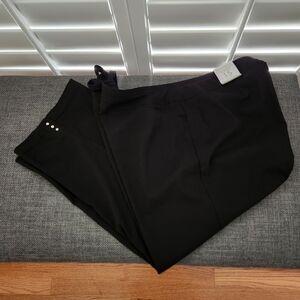 CHICO'S CROP PANTS NWT